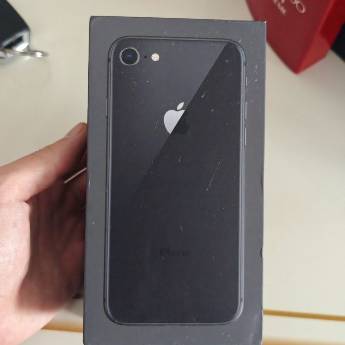 iPhone 8 64g  айфон 8 64гб