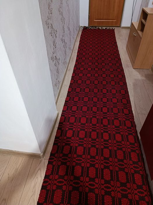 Vând țesătură 4.10 m lungime 0.80m lățime. pt covertura /covor /pres /