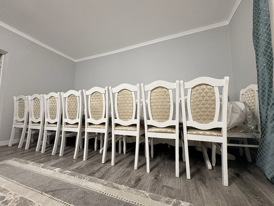 Продам стол на 20 персон