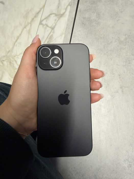 Iphone 15 , 84% baterie, 128 GB