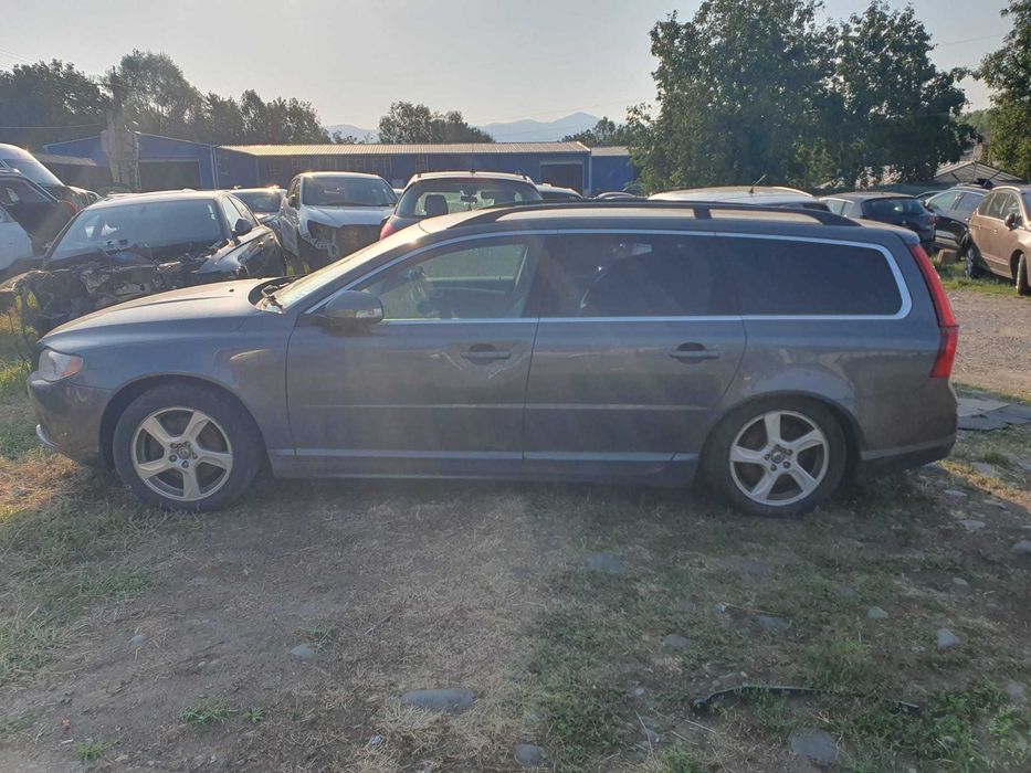 Dezmembrez Volvo V70 SE D3 2.0 D 2010