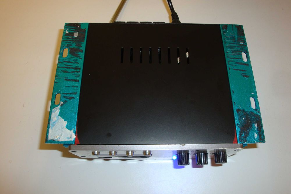 amplificator audio stereo cu radio fm card sd si usb + alimentator