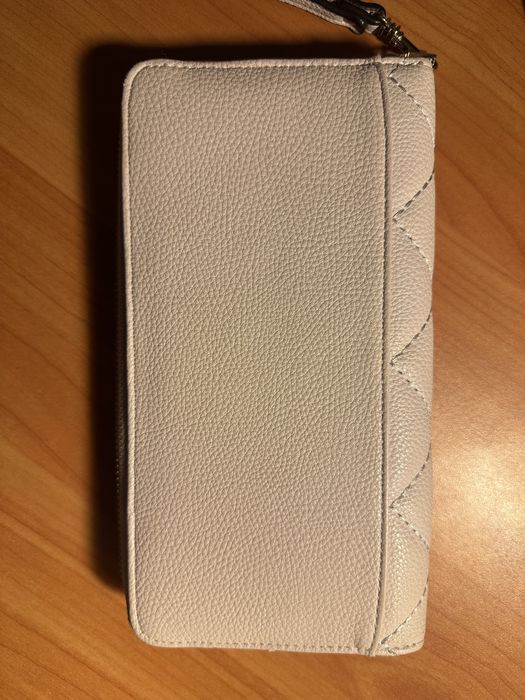 Дамско портмоне Guess