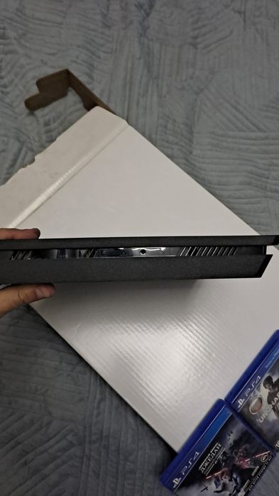 PlayStation 4 slim