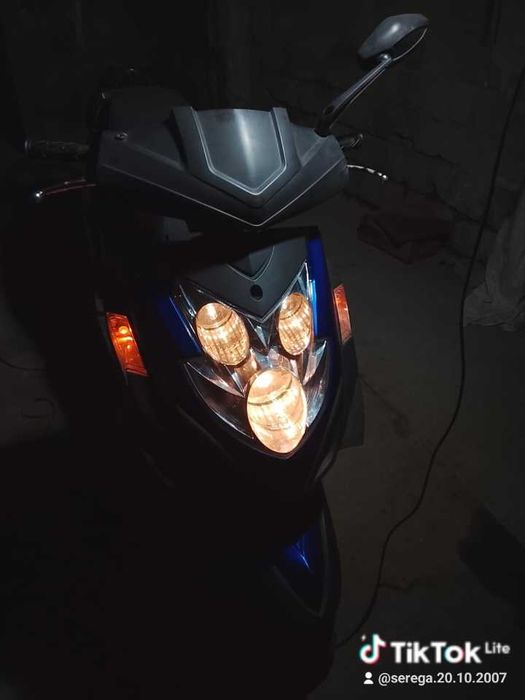 Продам скутер 150 кубов