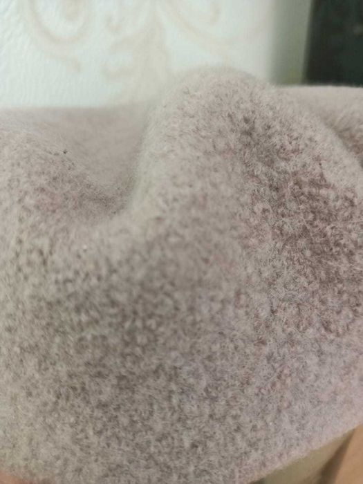 Береты ,шапки  женские  бу