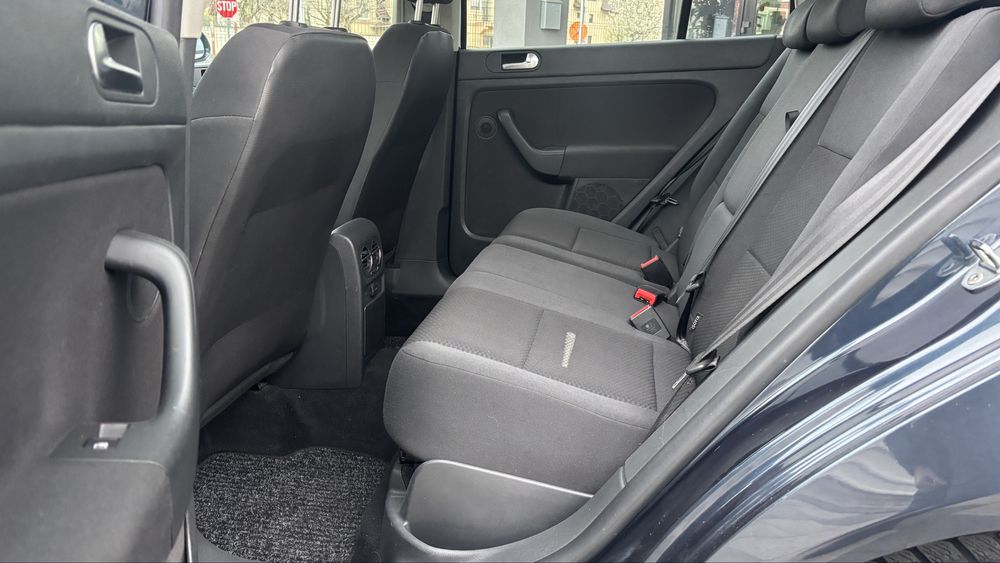 Vw golf 6 plus an 2010 recent adus Germania