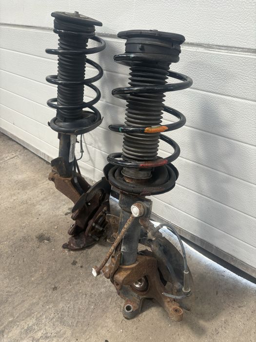 fuzeta amortizor arc volvo S40 an 2006 motor 1.6tdci