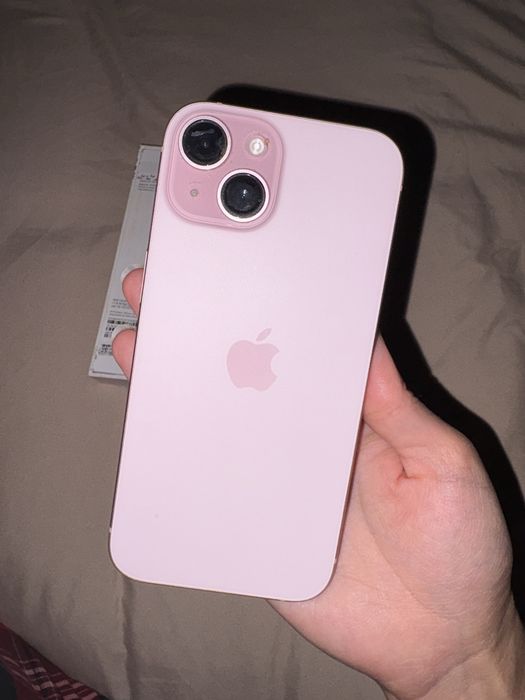 Iphone 15 128 в розовом цвете