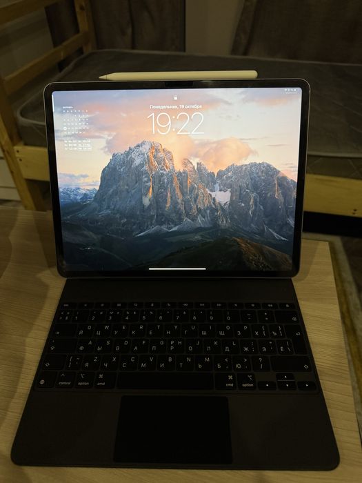 Продаю iPad Air 13 дюймов (M2) Wi-Fi