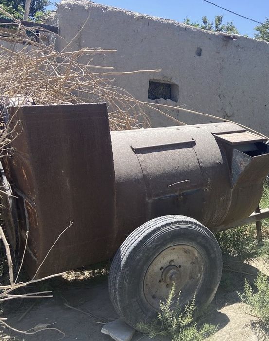 Трактор Т28 yuradi на ходу комбайнча ва тележкаси билан сотилади