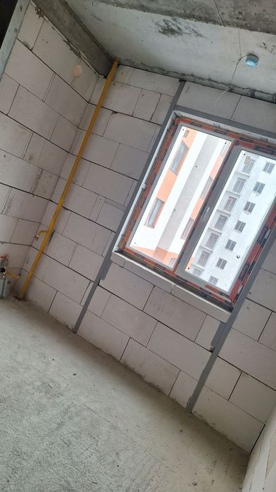 Янги уй коробка холатида.