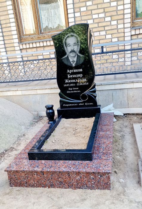 Памятники из черного гранита габбро