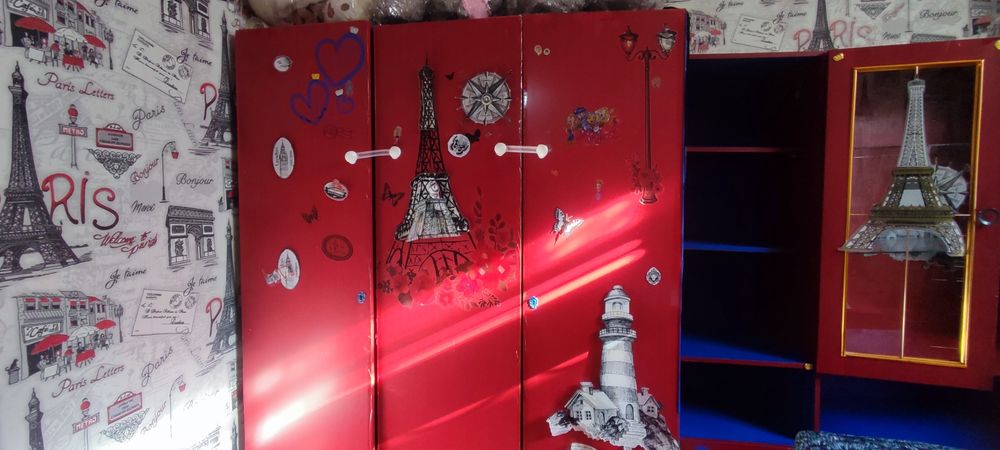 Ески шкаф сотилади