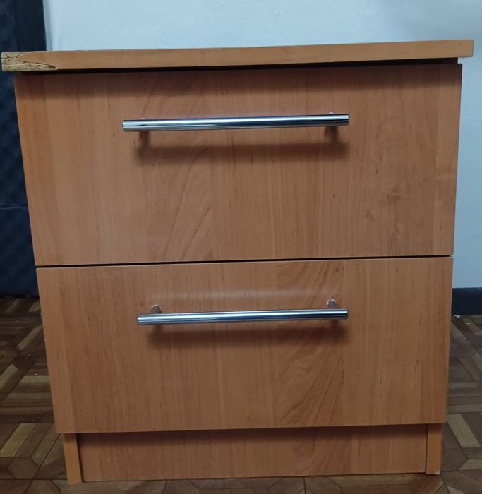 Тумбочка        .