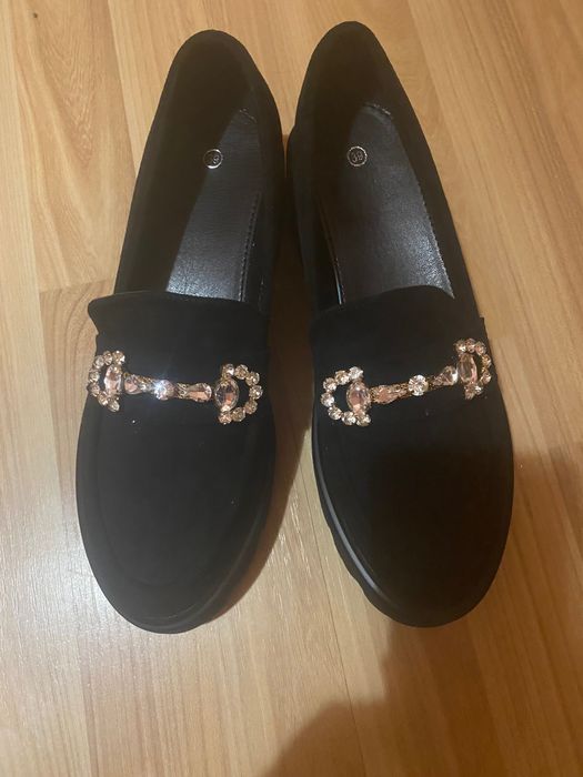 Продавам нови обувки