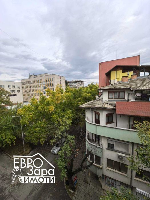 Продава се Тристаен апартамент в Стара Загора, Център - 95 кв.м за 1474 €/кв.м - Снимка #12