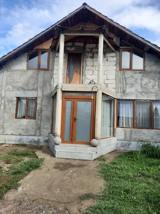 Casă de vânzare sat Căpățânești