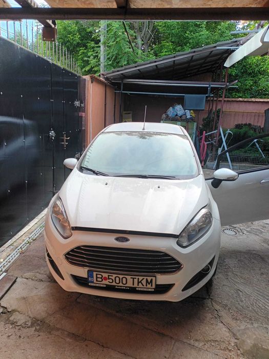 Vand masina Ford Fiesta in Bucuresti