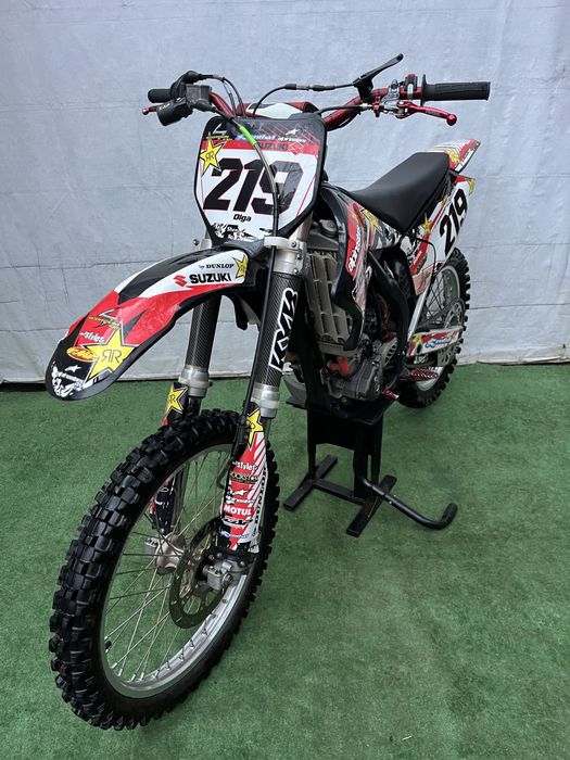 Suzuki RMZ 250 . Vanzari si in rate! Cross