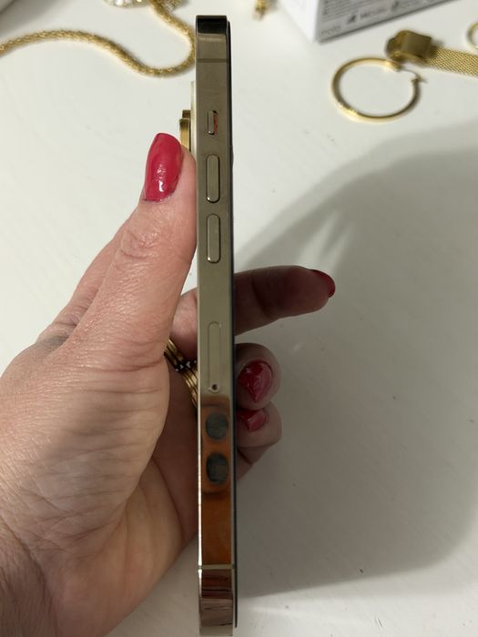 Iphone 14 pro gold