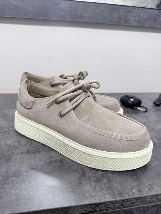 Продам лоферы размер 38 одевали один раз.