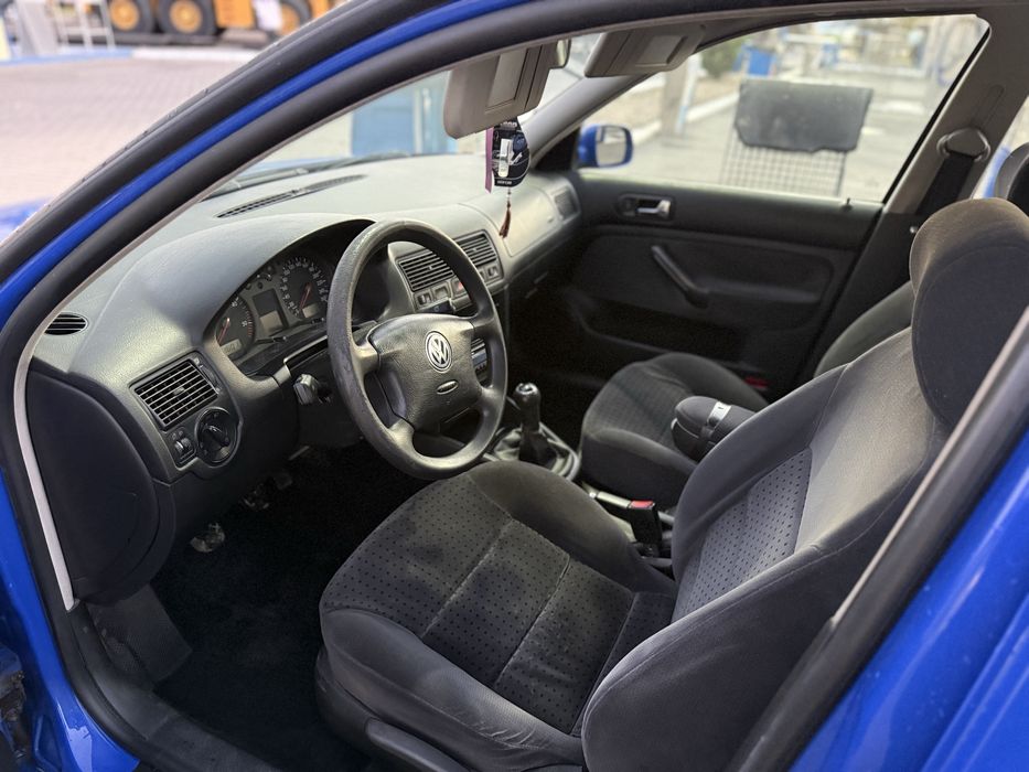 VOLKSWAGEN Golf 2000 — imagine 4