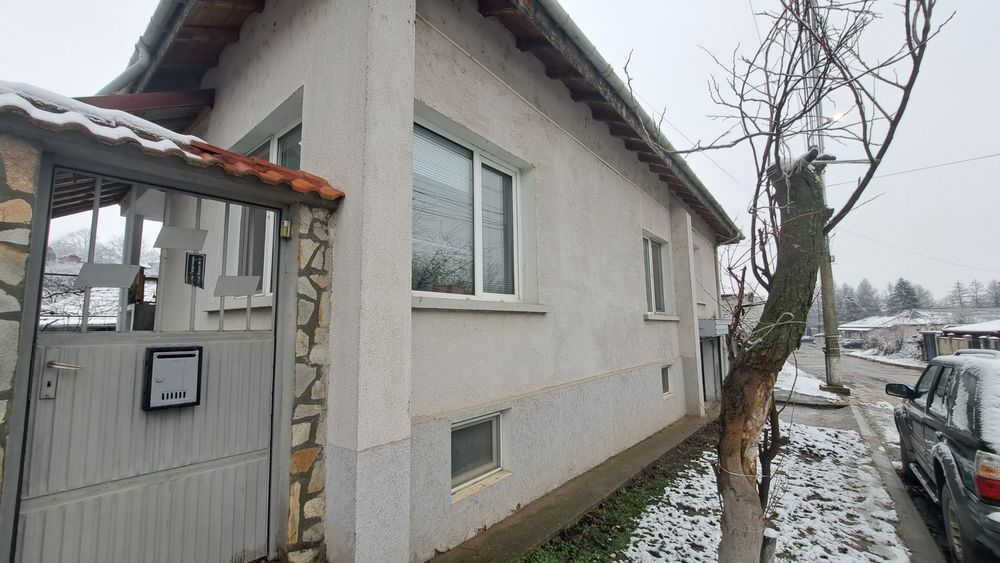 Продава се Къща в Русе, Родина 4 - 150 кв.м за 667 €/кв.м - Снимка #1