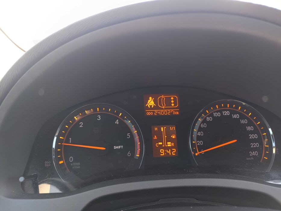 Toyota Avensis 2009  177 cp
