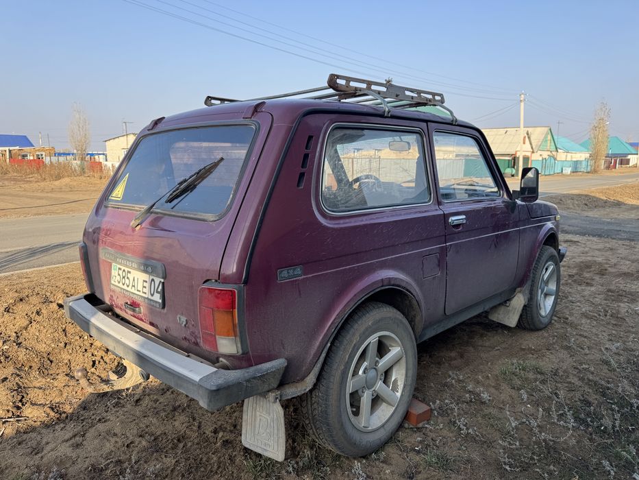 Нива  2121 машина