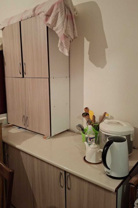 продам кухню б/у чистую