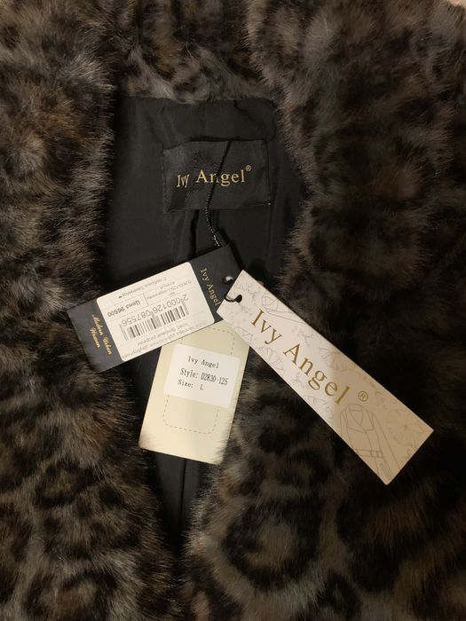 Шуба женская искуственная.