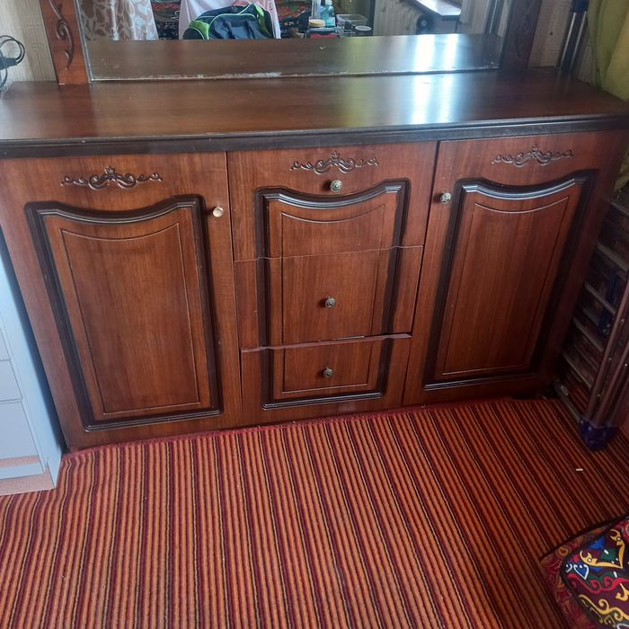 Камод  и 2  тумбы