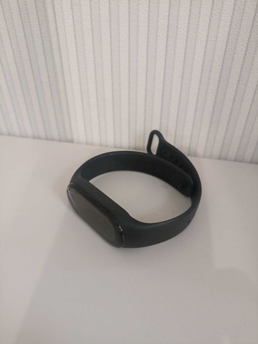 Mi Smart Band 7 с трещиной в экране