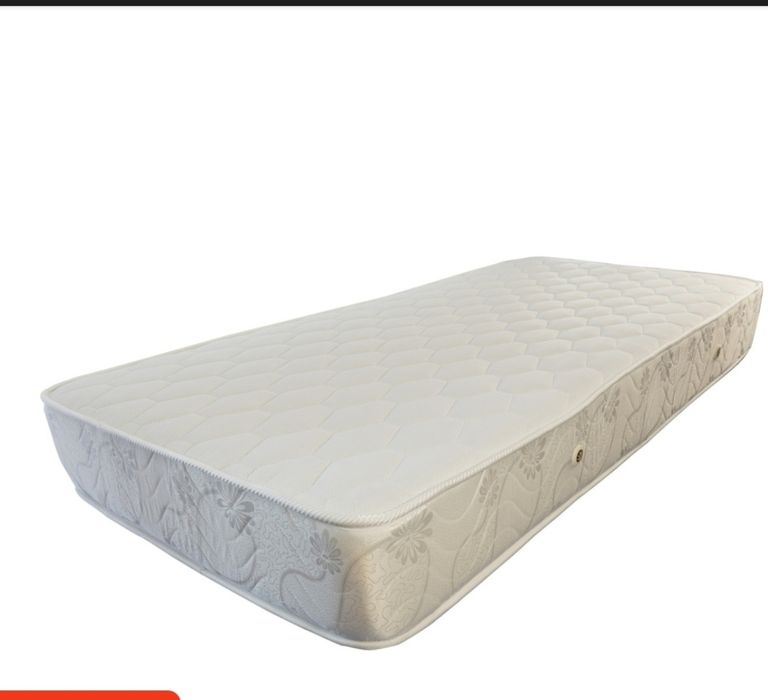 Vând saltea la jumătate pret