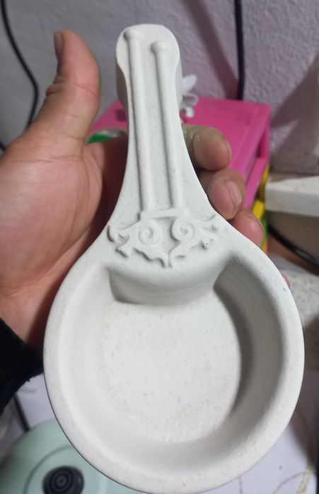 Тойбастар гипстан  жасалган