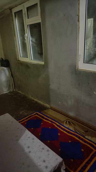 Продаётся Чирчик 2ком 4мик 3этаж