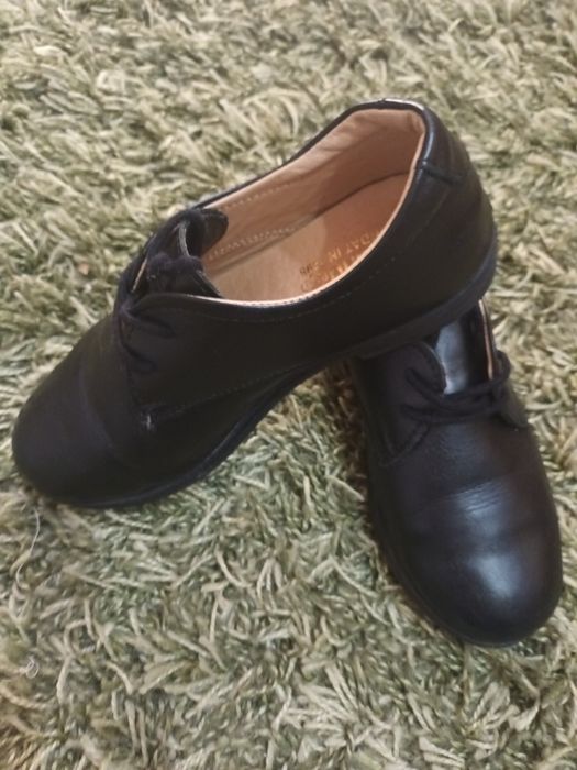 vând pantofi copii 30