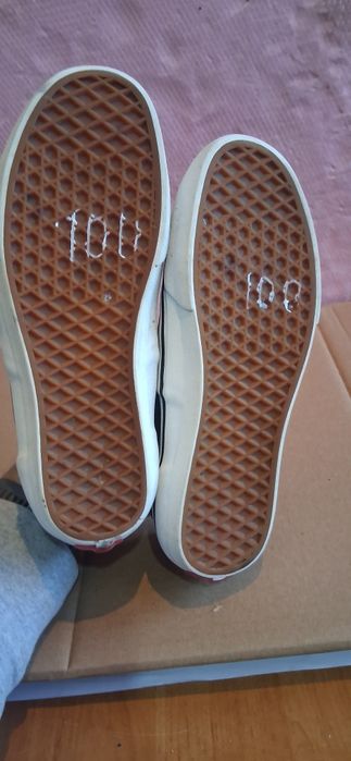 Teniși din piele Vans mărimea 40,5