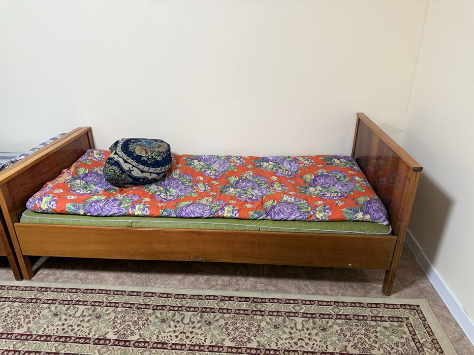 Продам кровать, в хорошим состоянии.