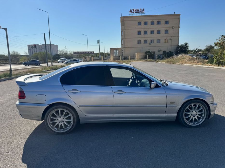 Продам автомобиль БМВ 328
