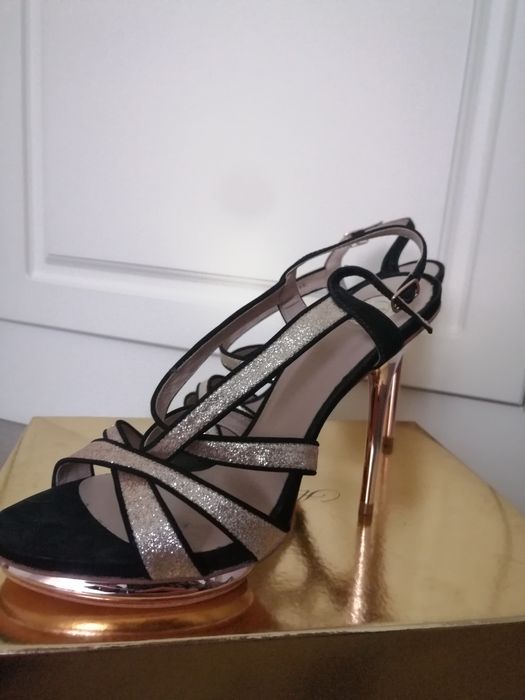 Босоножки вечерние