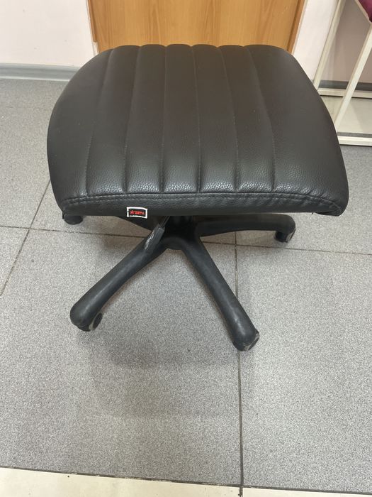 Продается стул, с колесами