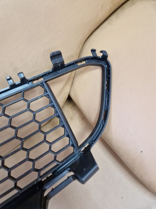 Оригинална решетка за F30 F31