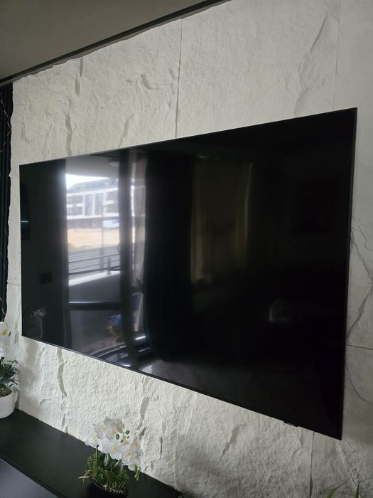 SAMSUNG UE75BU8072U   75inch crystal UHD
