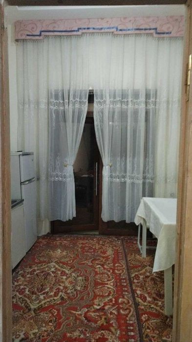 Samgasi Yudji Narxoz  o'qiydigan talabalarga hovlida kvartira