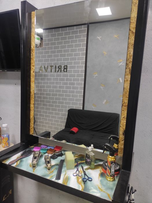 Срочно продаётся барбер стол лофт металлический