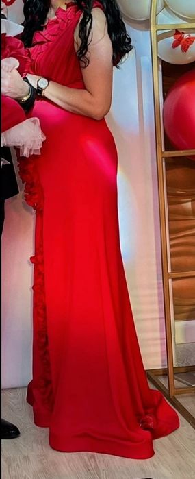 Rochie roșie elegantă