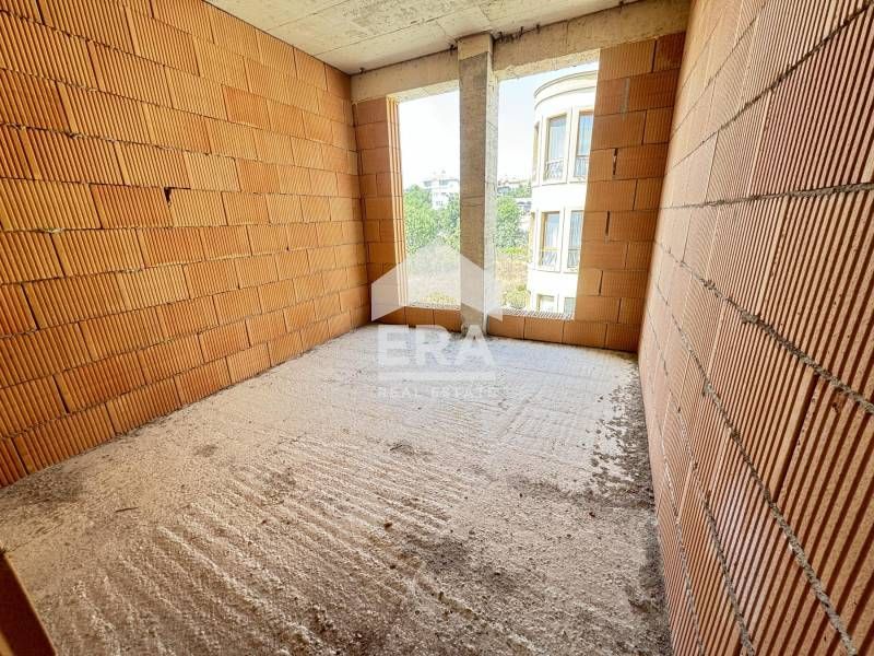 Продава се Двустаен апартамент в Варна, Виница - 61 кв.м за 1638 €/кв.м - Снимка #1