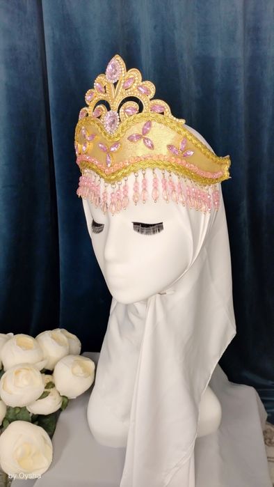 Tillaqoshlar diademalar buyurtma asosida yasaladi